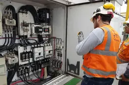 Mantenimiento eléctrico – tableros y luminarias